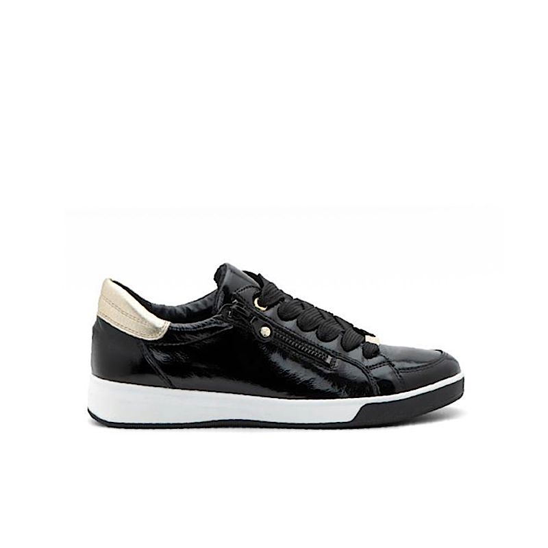 Ara Rei-low en cuir verni noir.