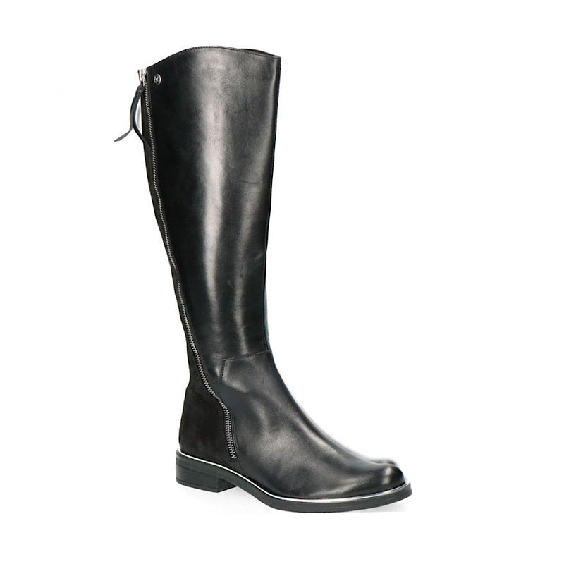Legero boots in black leather.