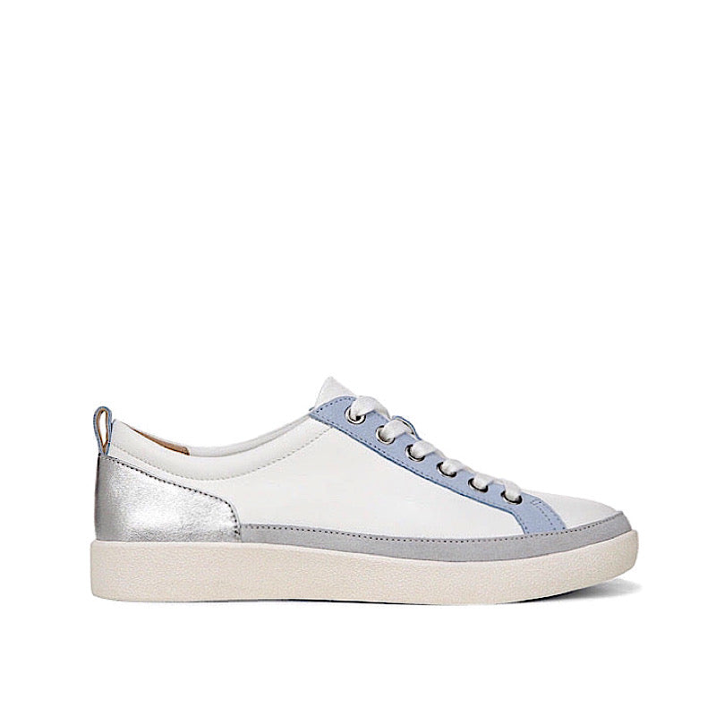 Chaussures lacées Vionic Winny en cuir blanc, et suède bleu et gris.