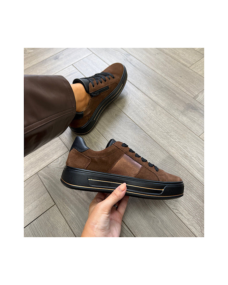 Baskets Ara Canberra - daim brun