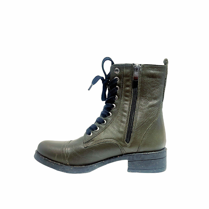 Bottes Safe Step en cuir vert olive foncé.