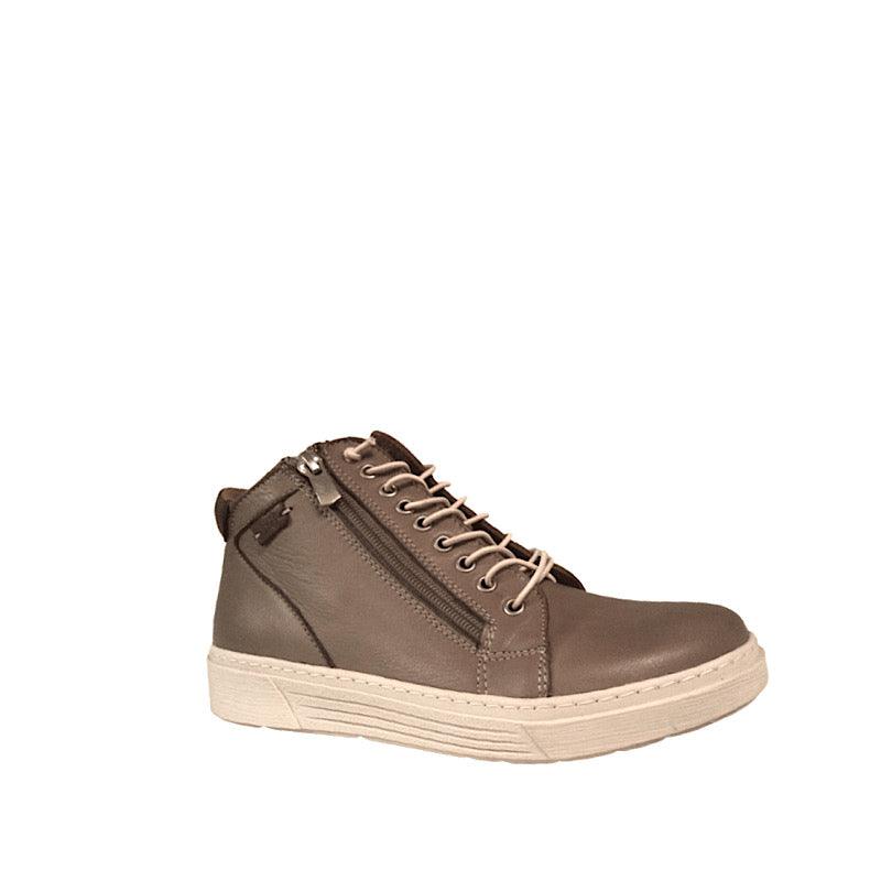 Bottes 22506 en cuir taupe.