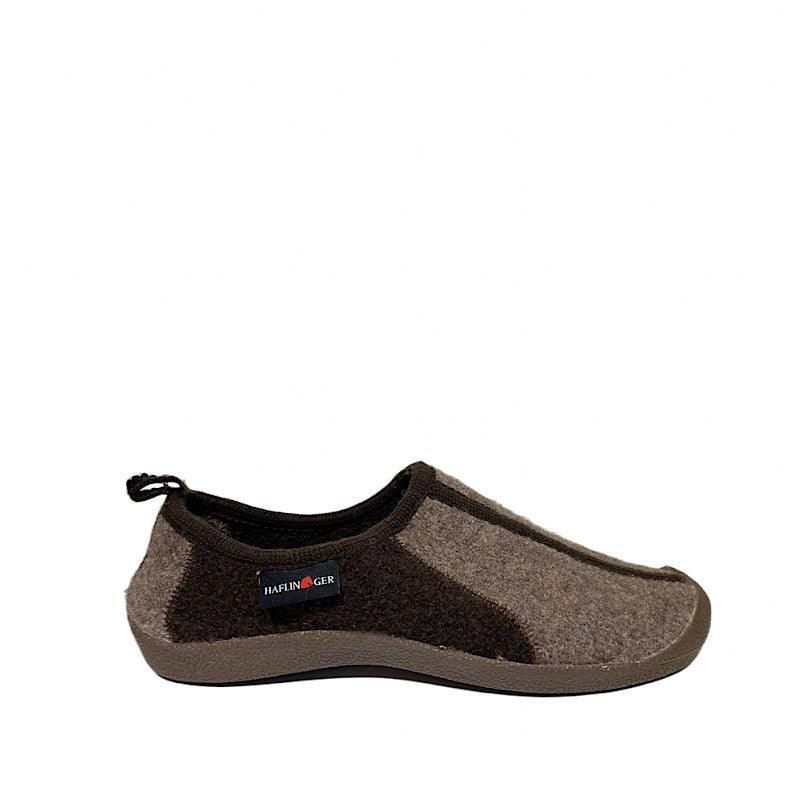 Pantoufles Haflinger en brun et beige.