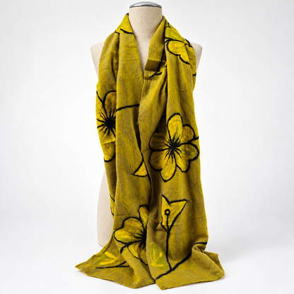 Foulard soie et laine de mérinos, couleur vert chartreuse floral