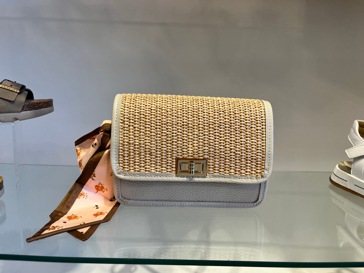 Nouveau en boutique: Sac Lia, en cuir de veau et raffia