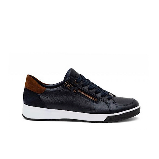 Ara Rei-low en cuir marine.