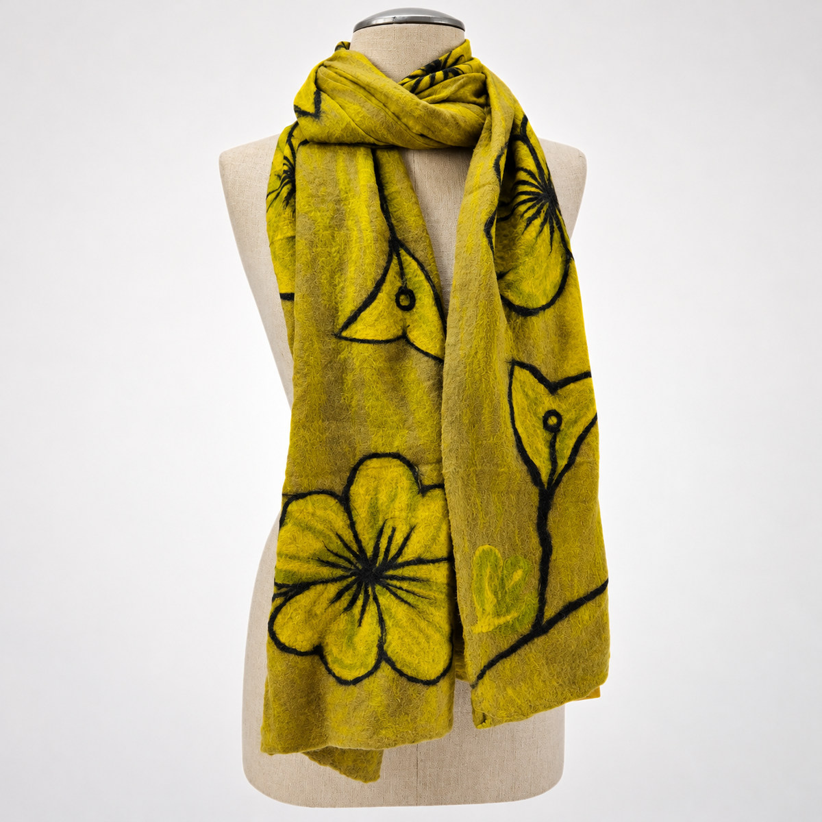 Foulard soie et laine de mérinos, couleur vert chartreuse floral