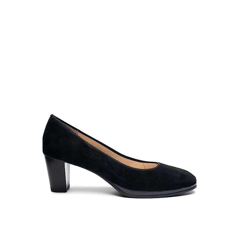 Ara 12-13436-01 in black suede.