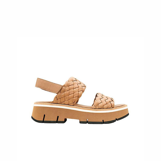 Sandales en cuir beige, fabriquées en Espagne.