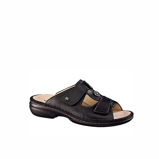 Sandales Finn Comfort Pattaya en en cuir noir.