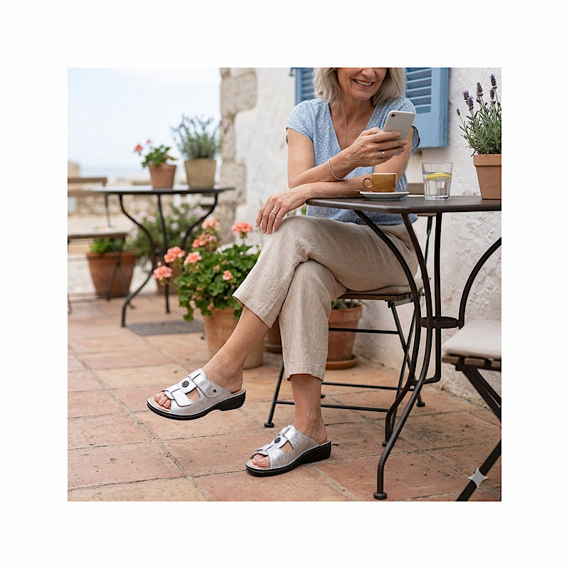 Sandales Finn Comfort Pattaya cuir argent.