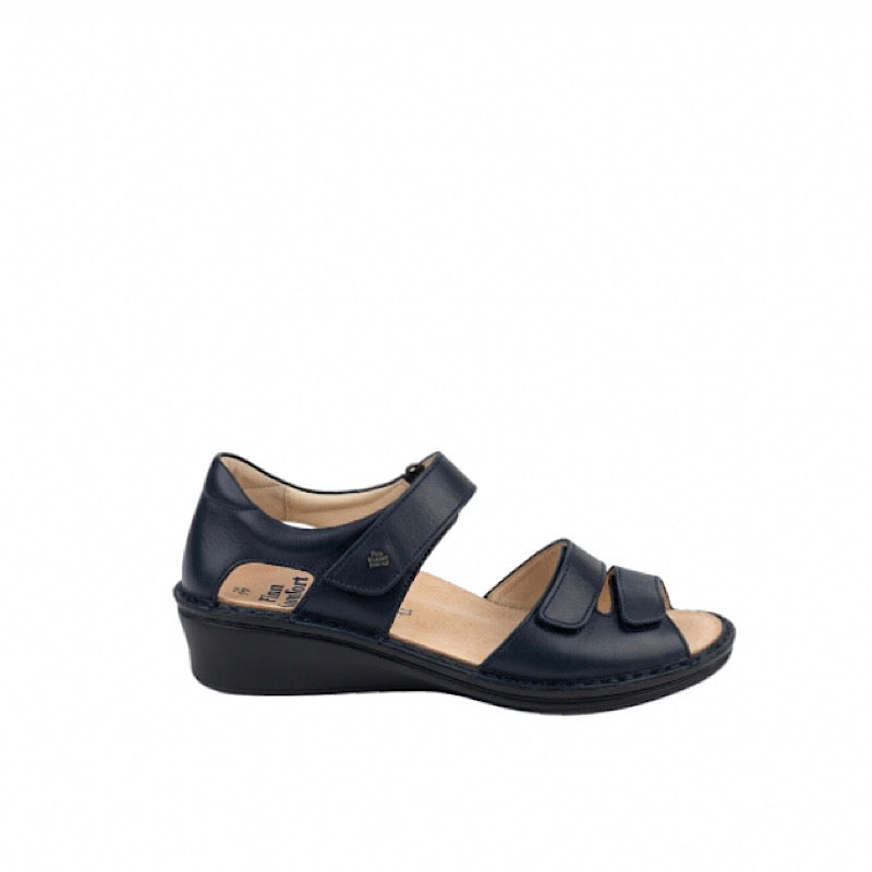 Sandales Finn Comfort Fès en cuir noir.