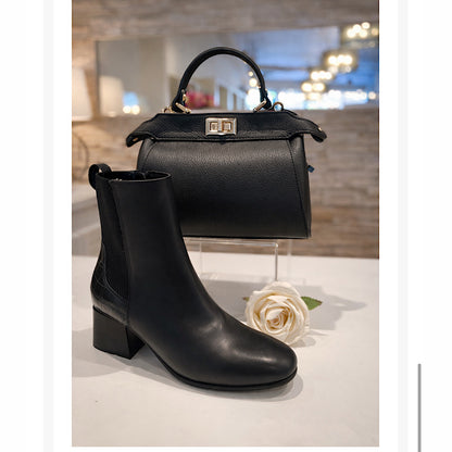 Valdini autumn boots in black leather.
