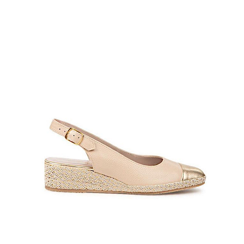 Di Chenzo Rosa 595 sandals in beige leather and gold toe.