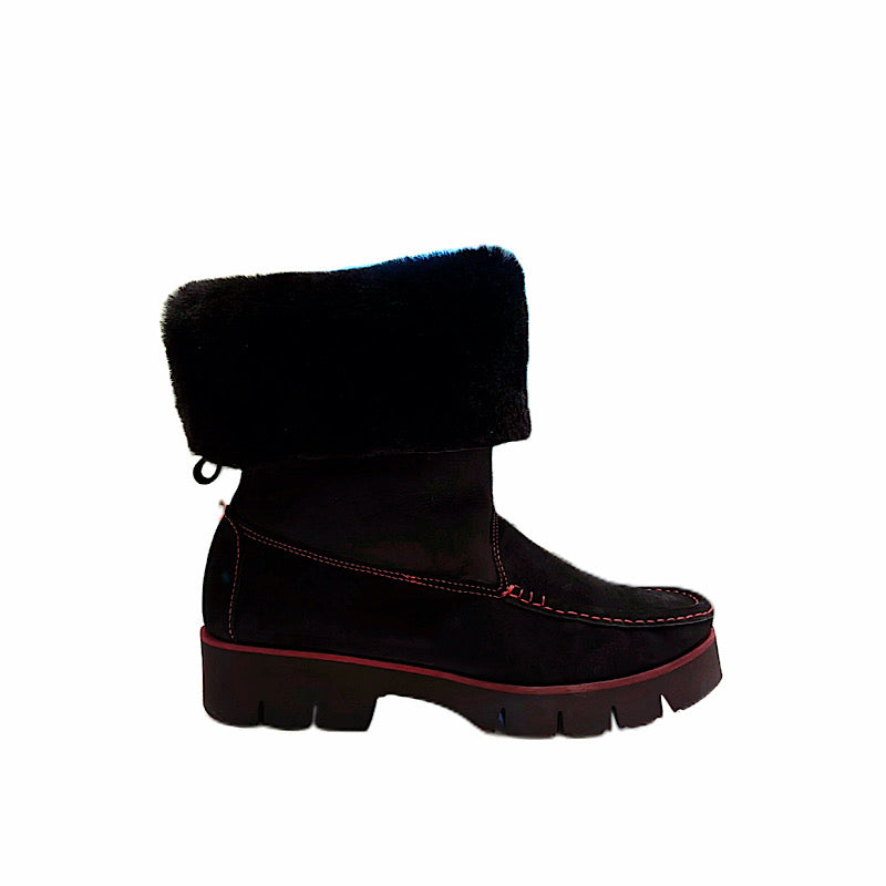 Di Chenzo sheepskin boots.
