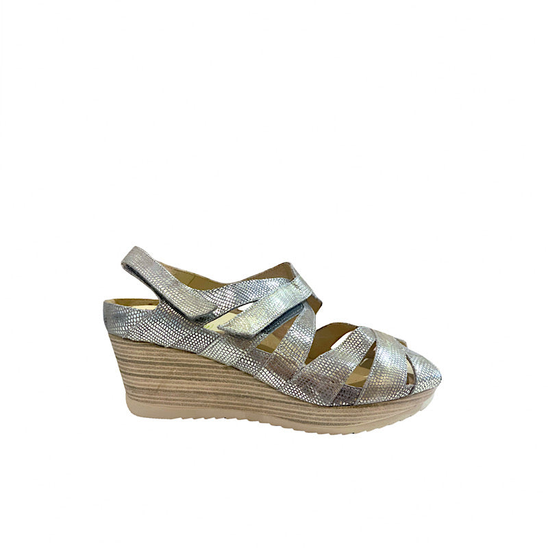 Sandales en cuir anthracite.