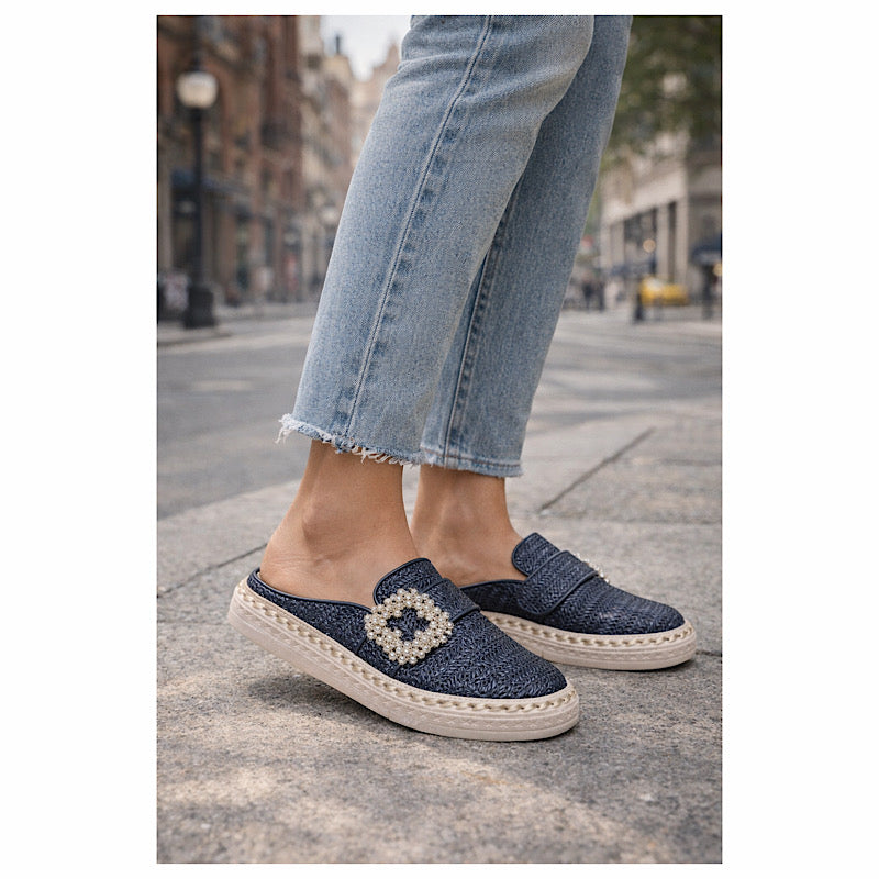 Top vendeur. Mules en lin marine.