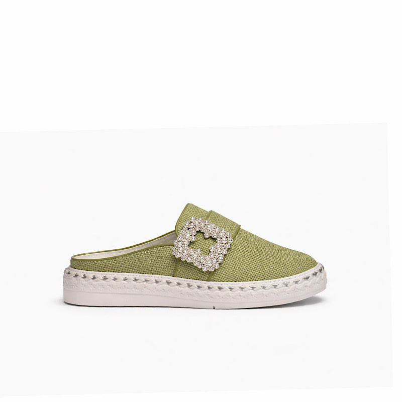 Top vendeur. 
Mules en lin vert sauge