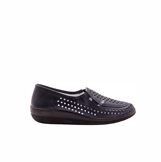 Flâneurs perforés en cuir marine.