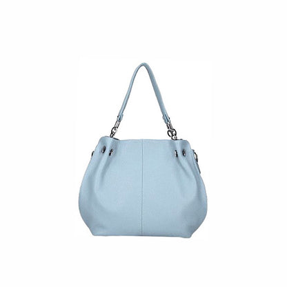 Sac bleu en cuir nappa.