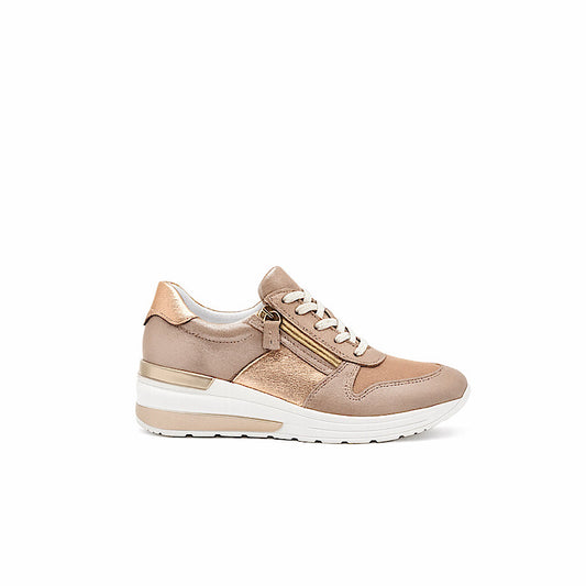 Baskets de marche en cuir multi tons.