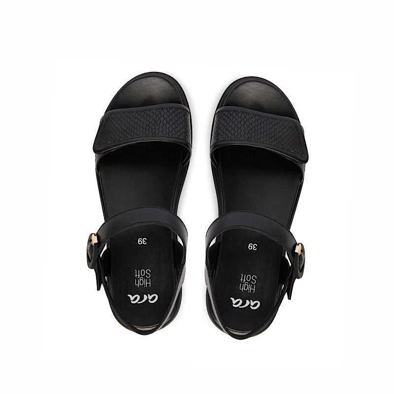 Sandales Ara en cuir noir.