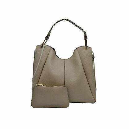 Sac à main/bandoulière en cuir taupe.