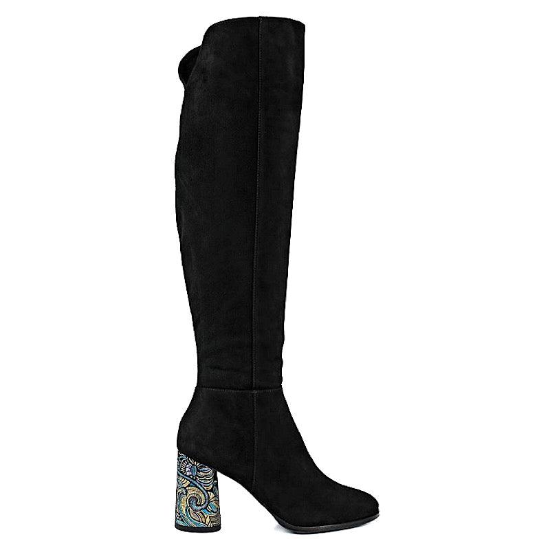 Vendue! Bottes en suède noir/talon à motifs.